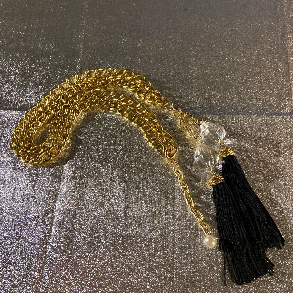 Vintage Goldtone 15” Chain/Lucite Variegated Bulbs/Fringe.
